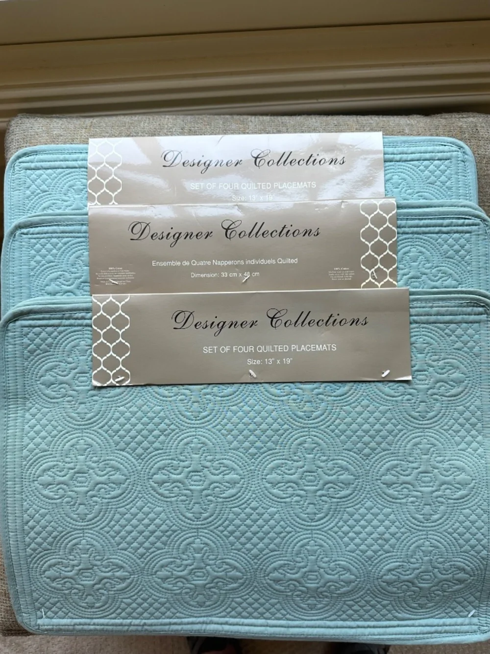 BRAND NEW DESIGNER COLLECTION PALE TURQUOISE PLACEMATS-3 SETS OF 4